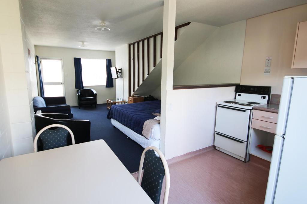 Midway Pacifica Lodge - Resim 43