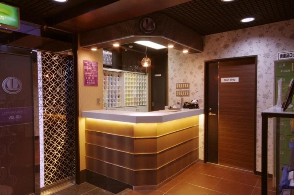 Lounge nebo bar v ubytování Capsule Land Yushima (Male Only)