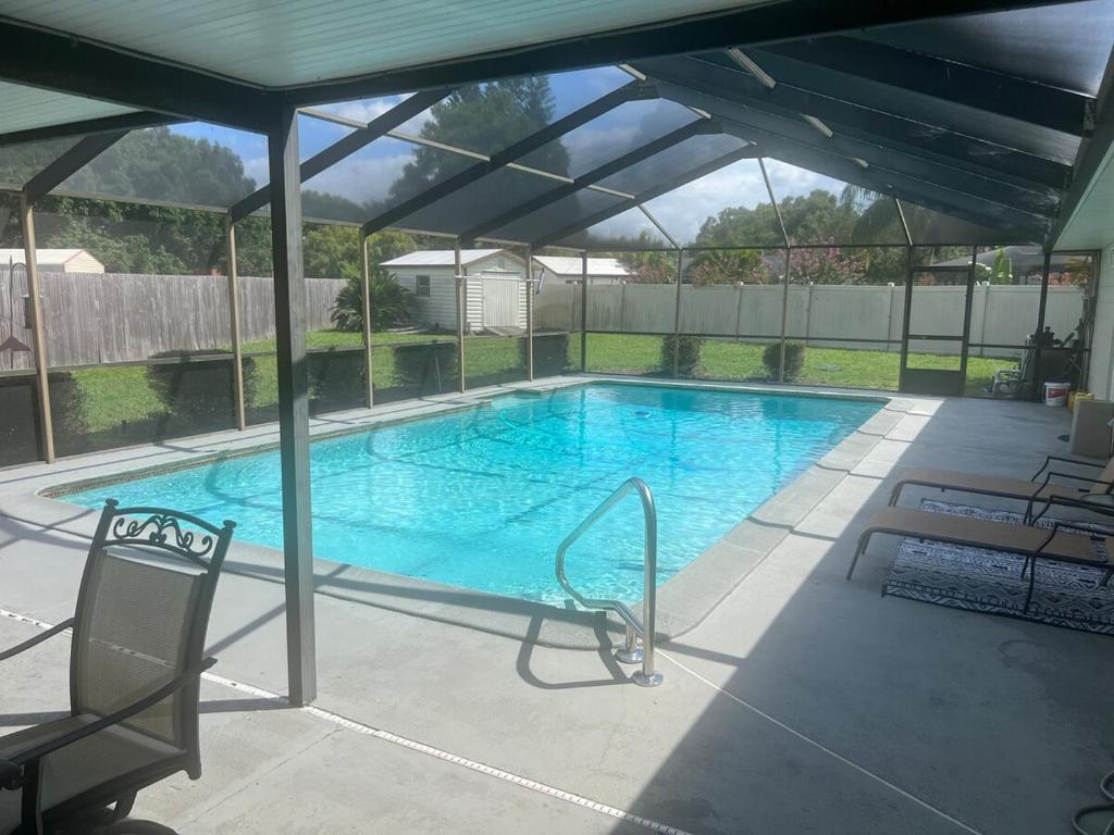 Πισίνα στο ή κοντά στο John Shirleys Retreat