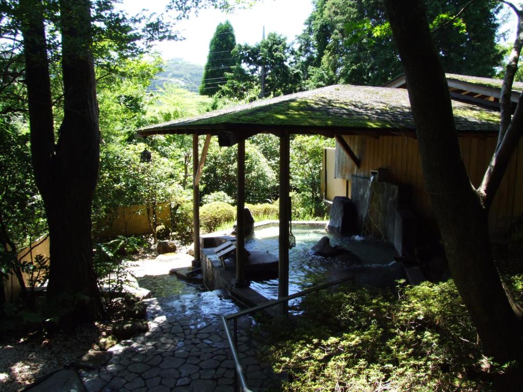 a gazebo in the backyard of a house at Yoshimatsu in Hakone