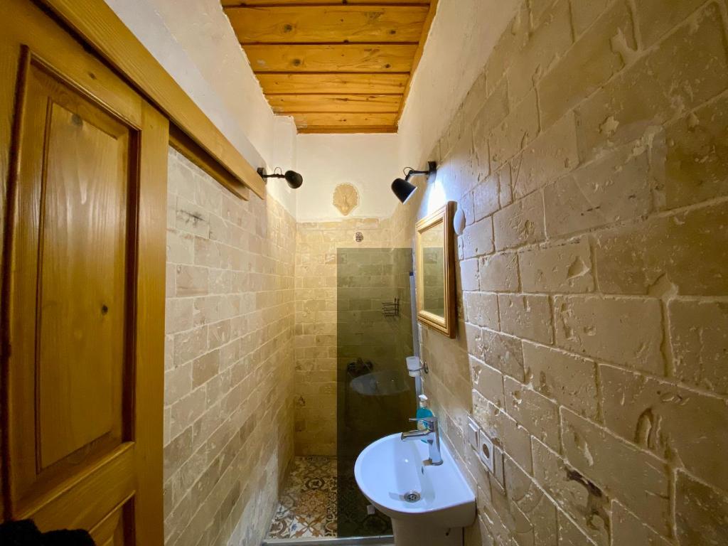 A bathroom at Mystic Konak