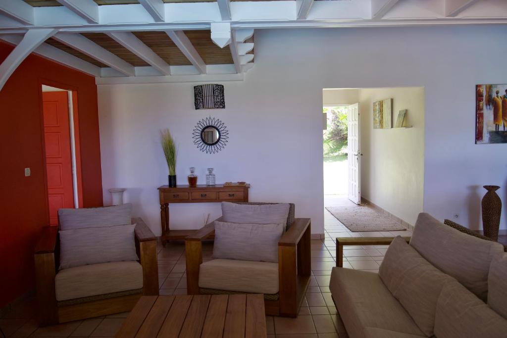 Posezení v ubytování Villa O'Mullane