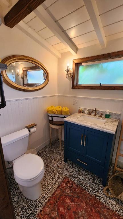Redwood Hollow Cottages - Land Inspiriert Mit Einem Schlafzimmer Cottage