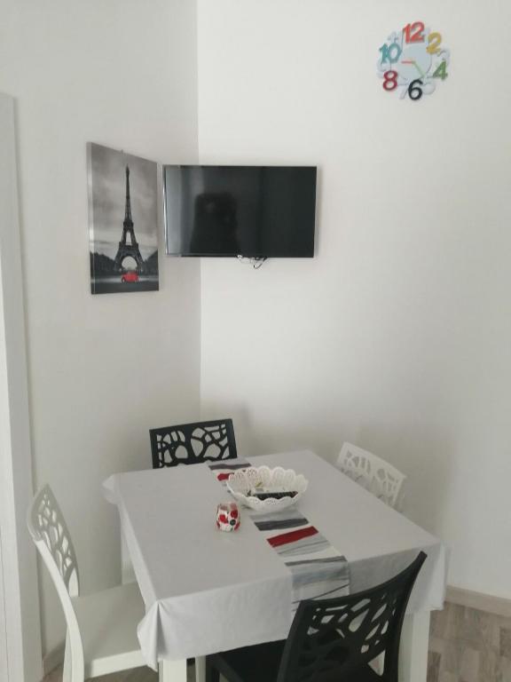 Telewizja i/lub zestaw kina domowego w obiekcie Sicilia Beddra