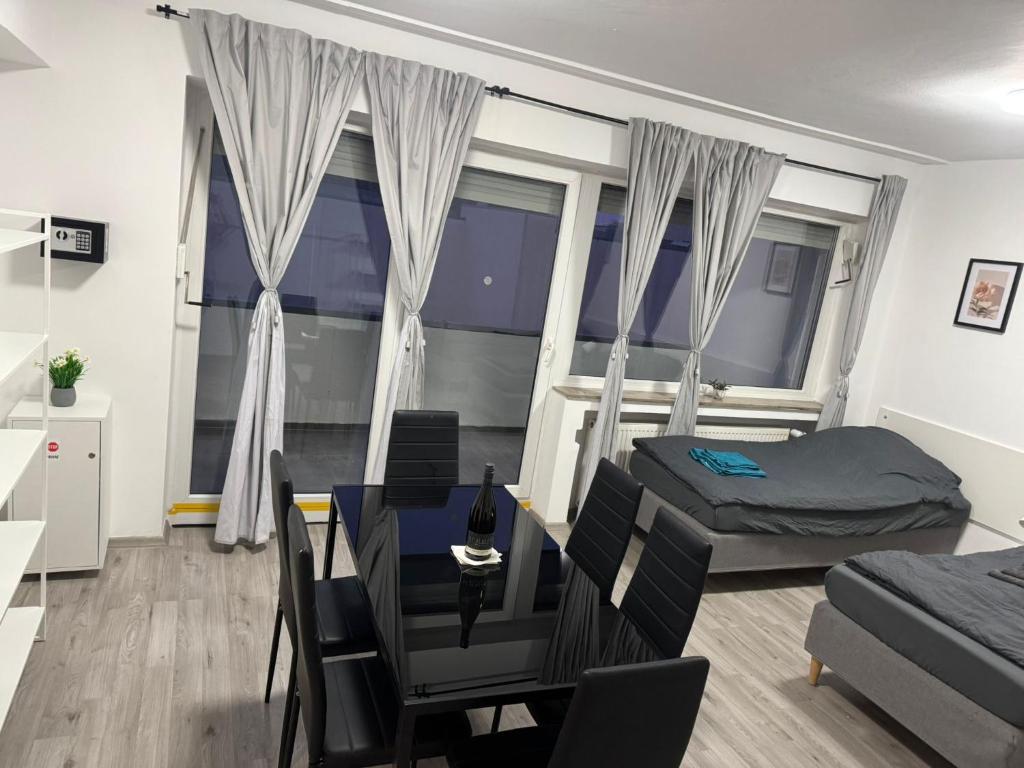 Katil atau katil-katil dalam bilik di Zentrale Monteurwohnung Ferienwohnung Recklinghausen 6 Personen