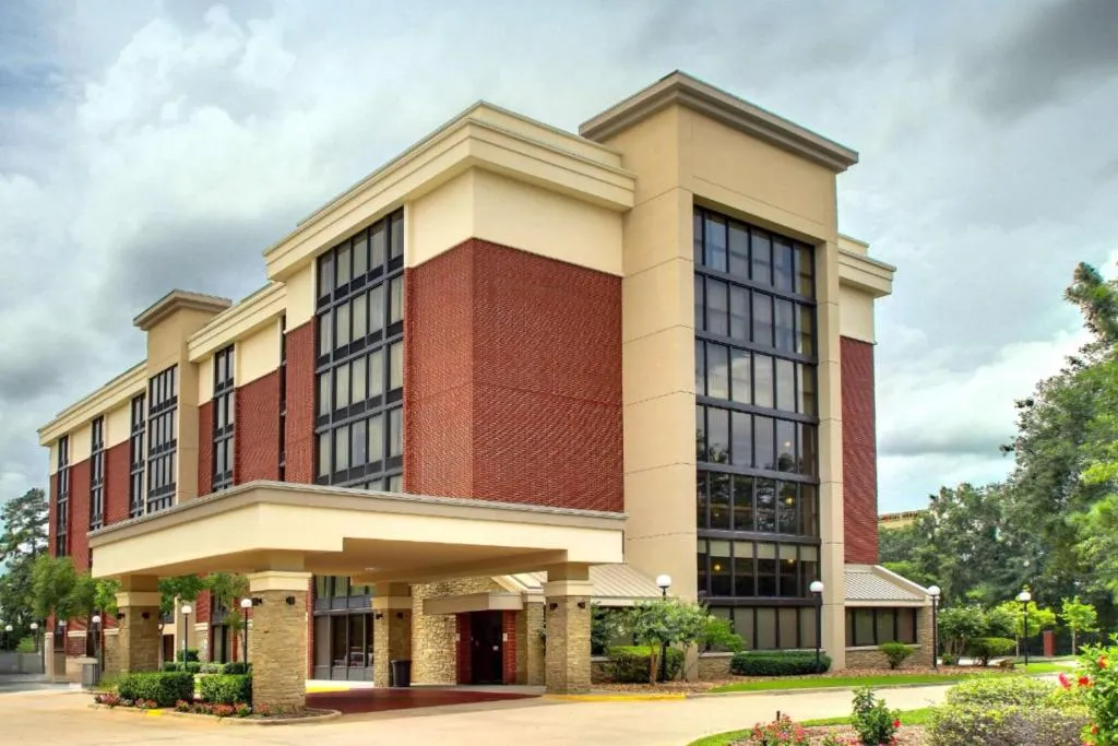Heritage Inn & Suites The Woodlands, Trademark by Wyndham in Conroe