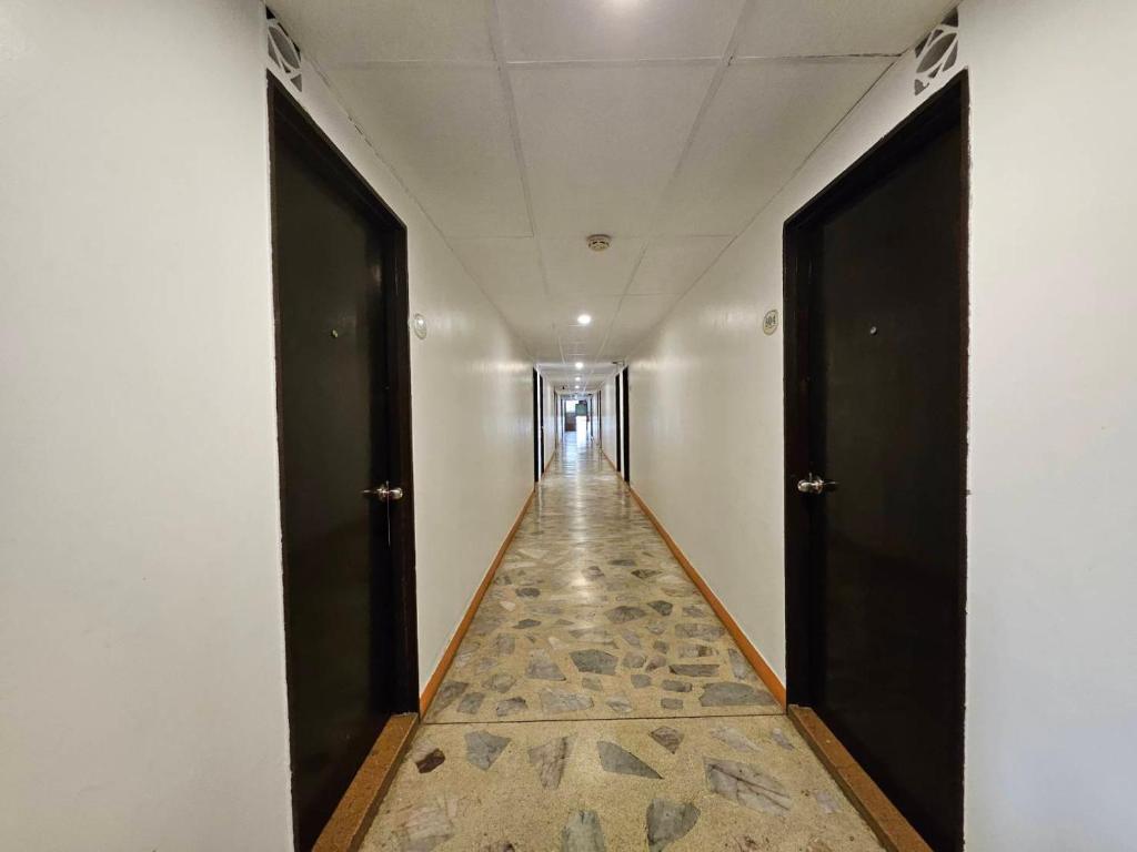 Crown BTS Nana Hotel - Resim 13