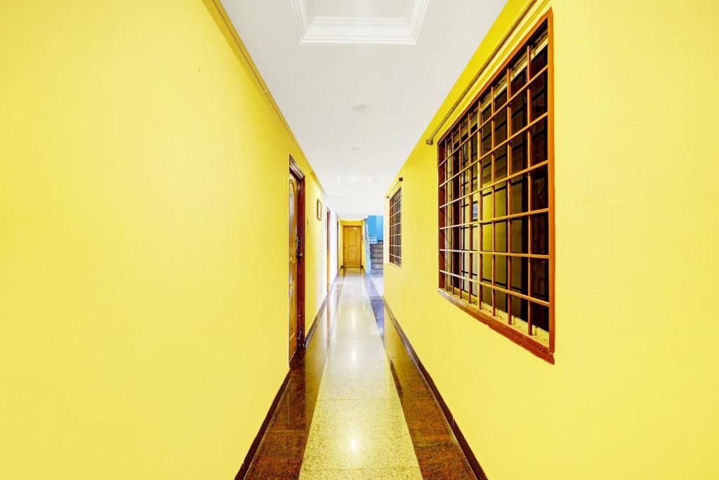 Fotografie z fotogalerie ubytování Hotel O Padmavathi Puram Near Railway Station v destinaci Tirupati