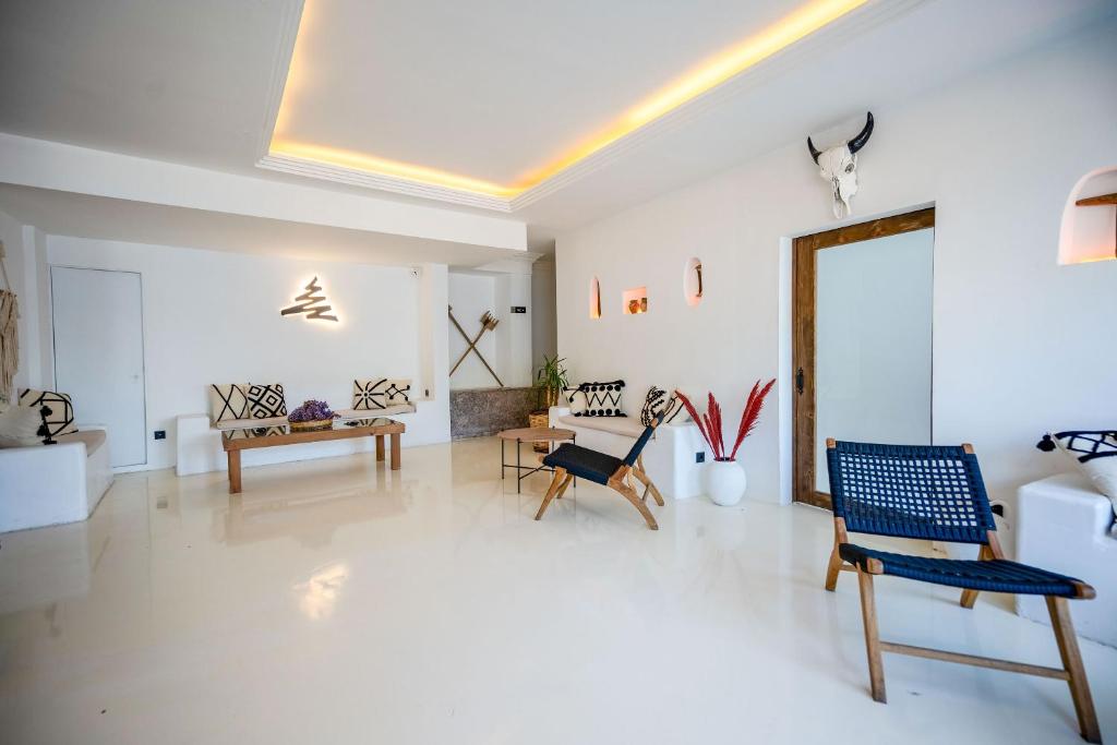 Posezení v ubytování Çamlık 87 Hotel Ayvalık