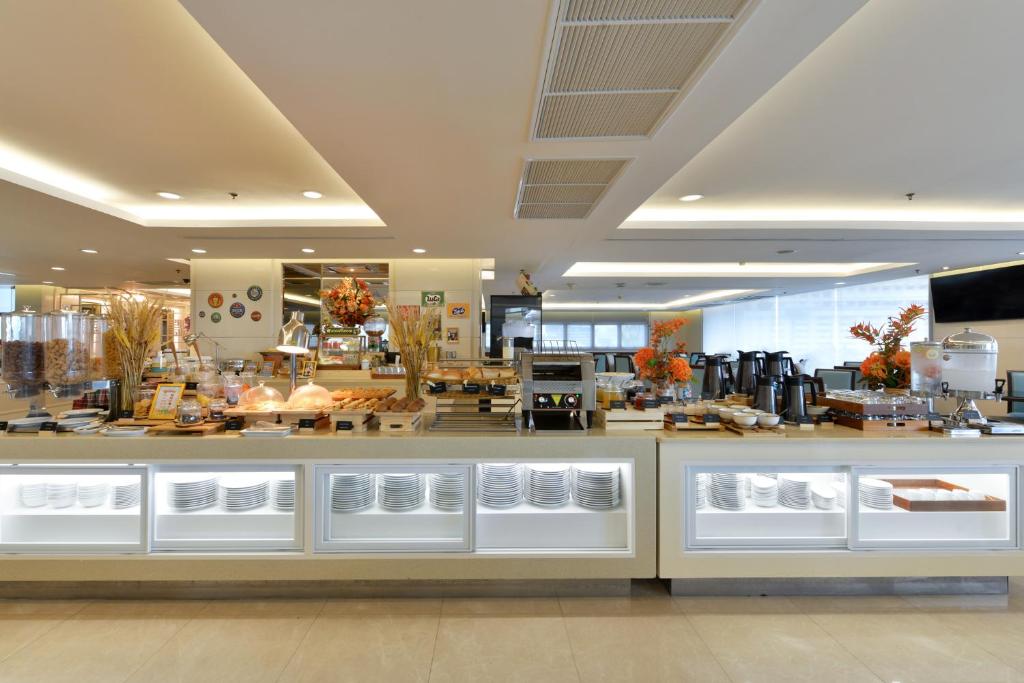 Centre Point Plus Hotel Silom - Newly Renovated - Resim 29