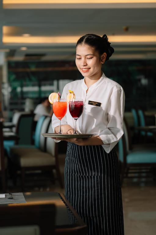 Centre Point Plus Hotel Silom - Newly Renovated - Resim 38