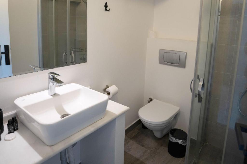 Koupelna v ubytování Çamlık 87 Hotel Ayvalık