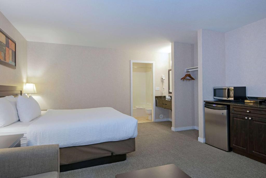Travelodge by Wyndham Kamloops Mountview - Resim 23