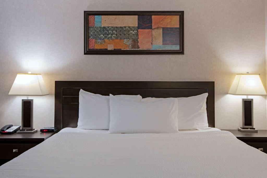 Travelodge by Wyndham Kamloops Mountview - Resim 24