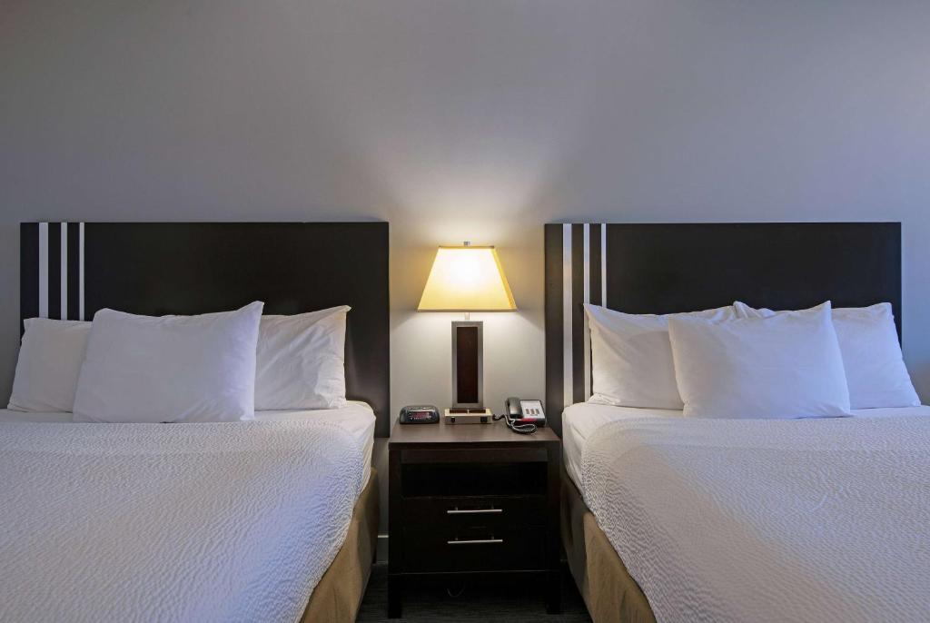 Travelodge by Wyndham Kamloops Mountview - Resim 33