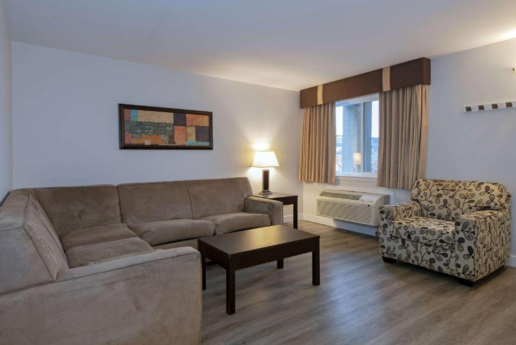 
One Bedroom Suite with Kitchenette
