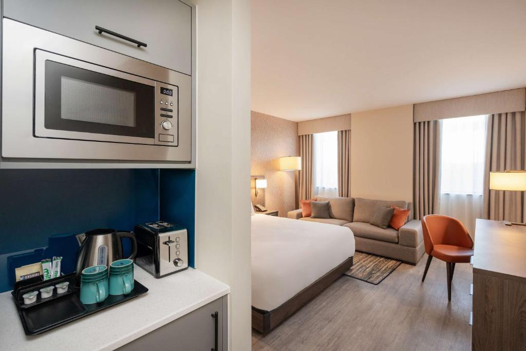 Postel nebo postele na pokoji v ubytování Hyatt House Leeds