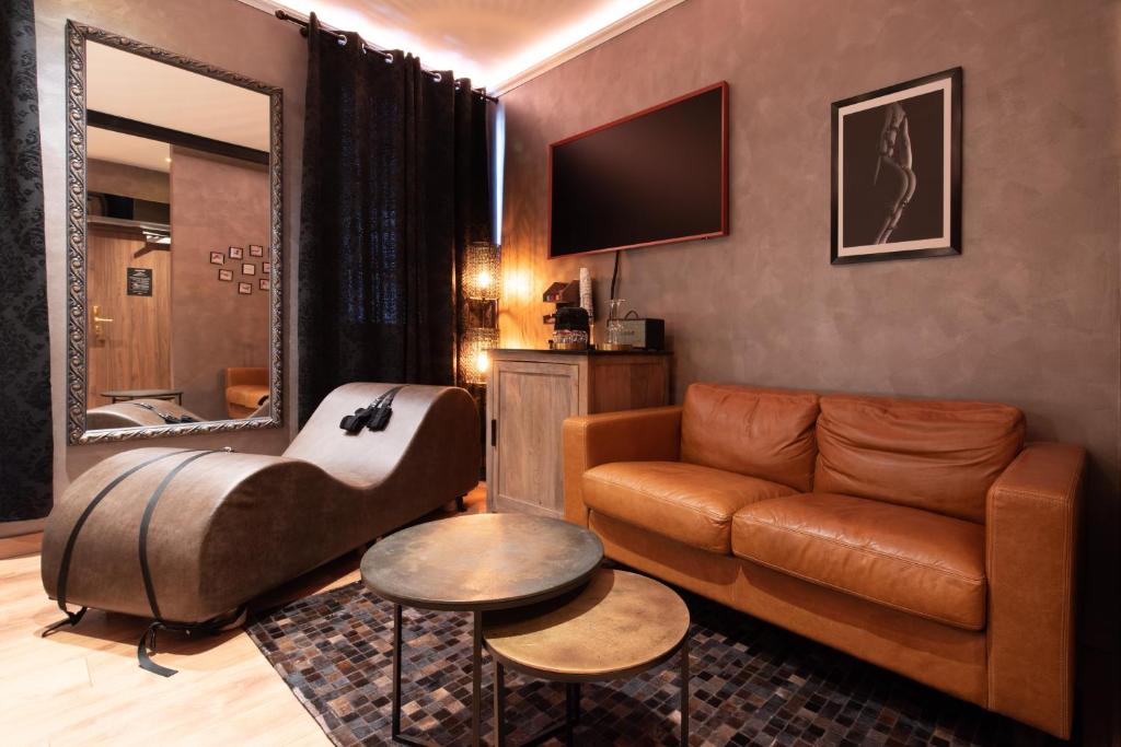 LOVE ROOM - Luxembourg - Resim 4