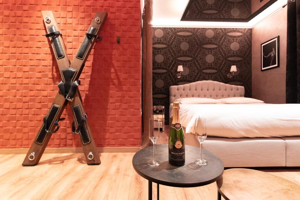 LOVE ROOM - Luxembourg - Resim 17