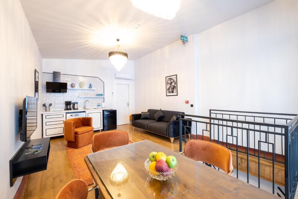 Kuchyň nebo kuchyňský kout v ubytování Mayer Taksim Apartments