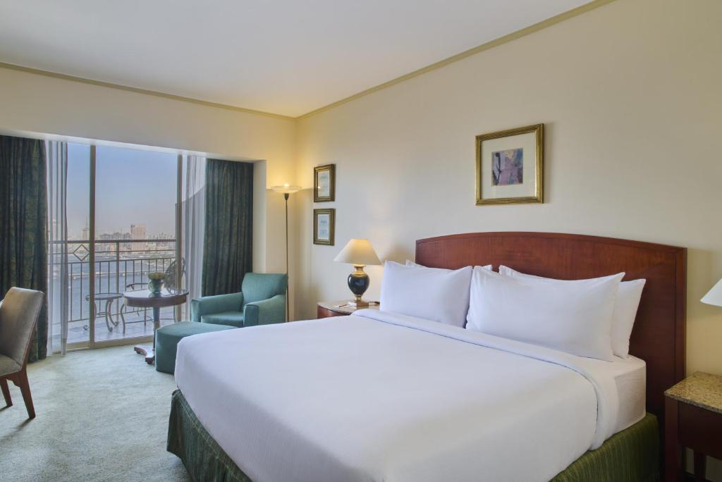 Hilton Cairo Grand Nile - Salle Exécutive Du Roi Avec Vue Du Nil