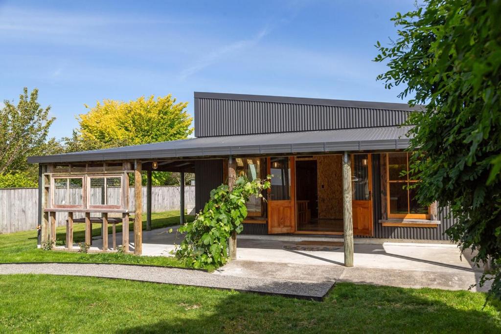 Quirky & Cool on Cork - Resim 1