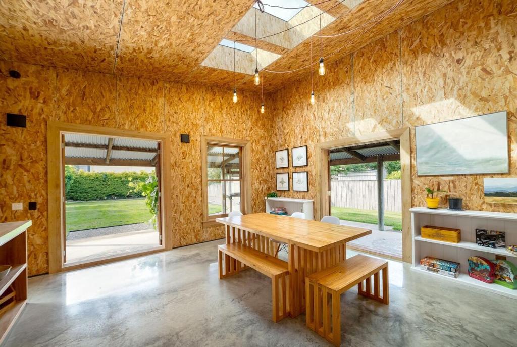 Quirky & Cool on Cork - Resim 13