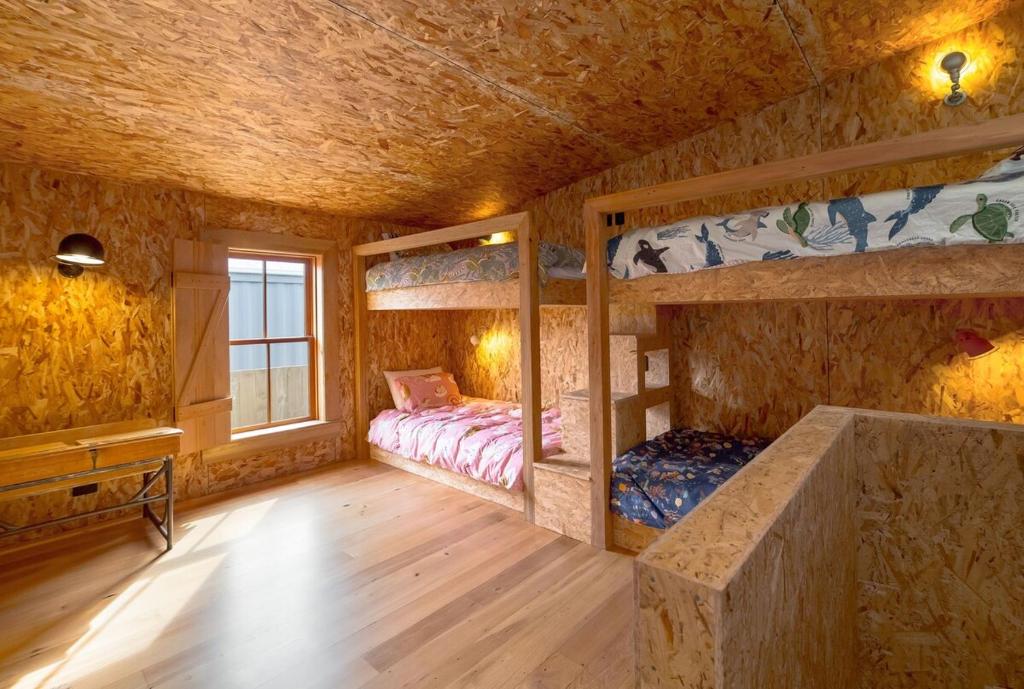 Quirky & Cool on Cork - Resim 7