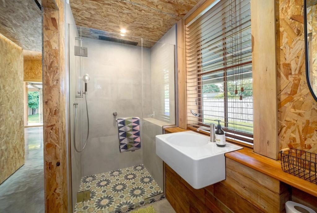 Quirky & Cool on Cork - Resim 8