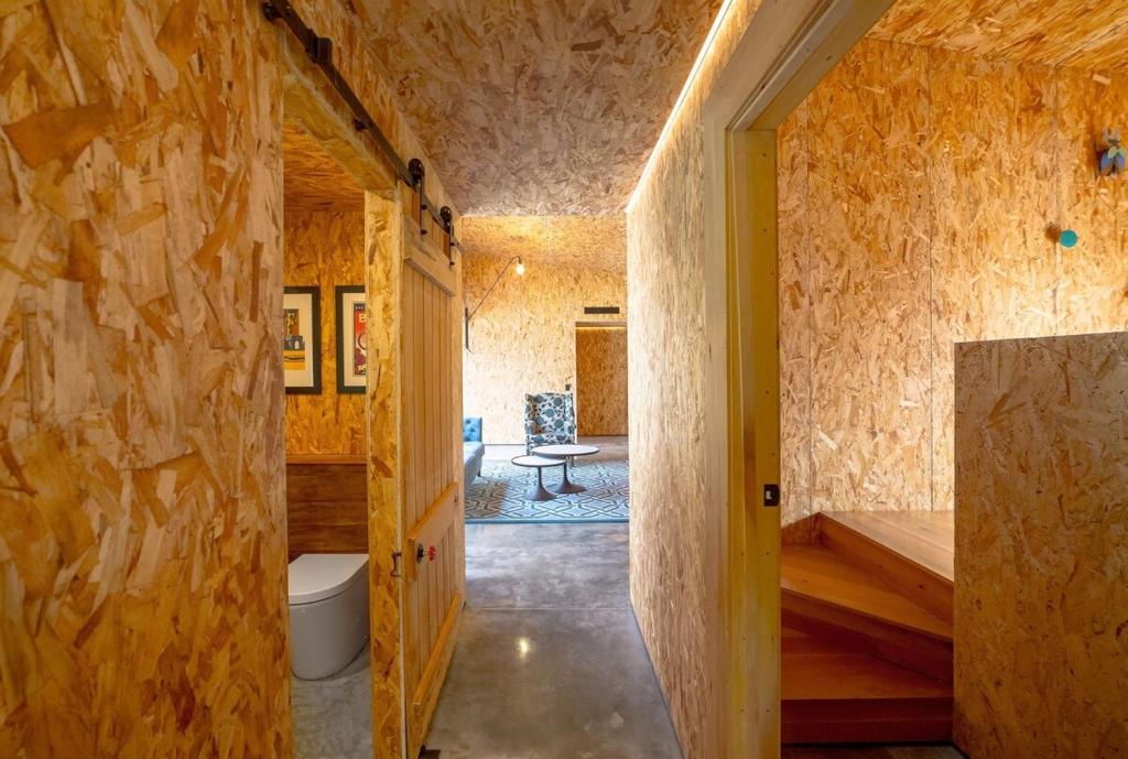 Quirky & Cool on Cork - Resim 3