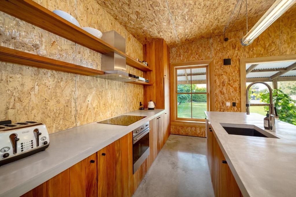 Quirky & Cool on Cork - Resim 15