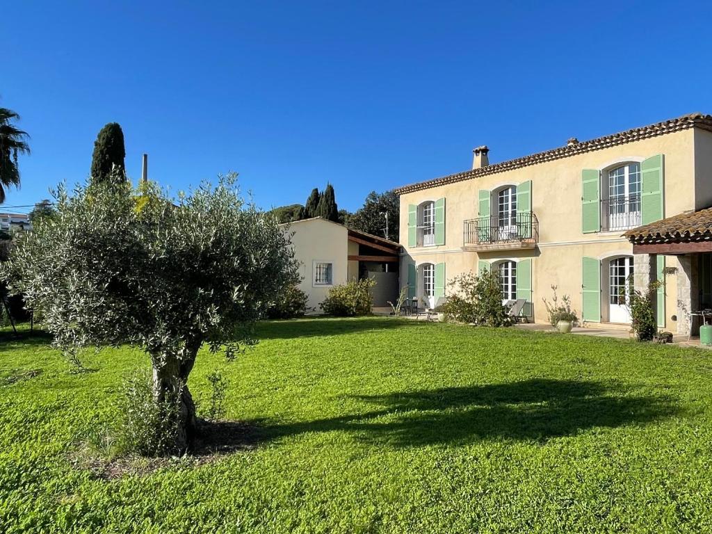 Zahrada ubytování Chambre d'hôtes "La Bastide des Eucalyptus"