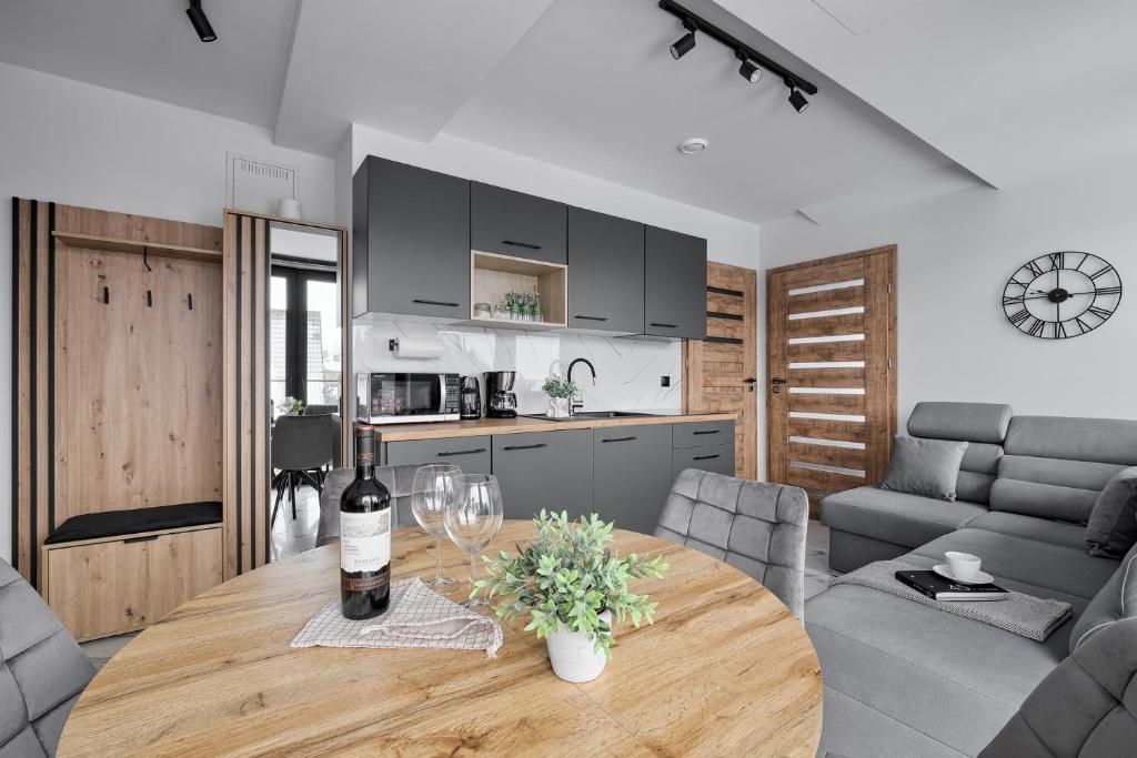 Apartamenty Małe Białczańskie, Odkryj-Bialke - Two-Bedroom Apartment With Balcony