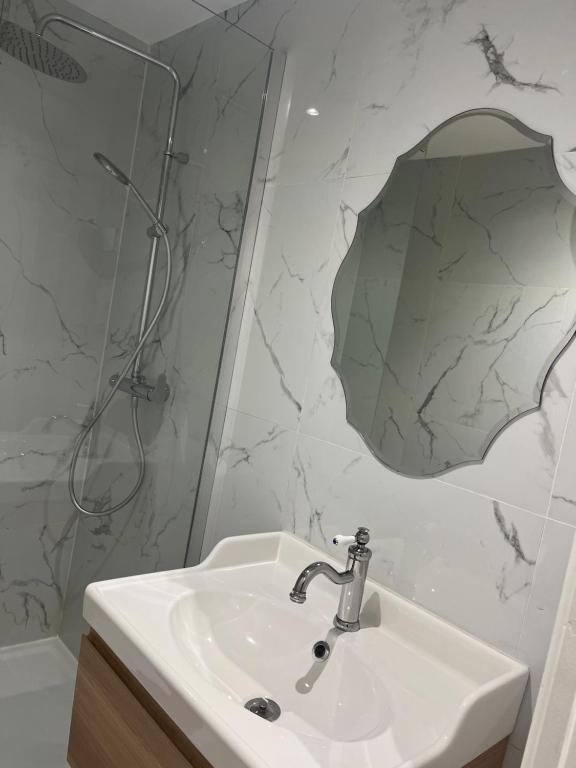 Hôtel Lyonnais - 
