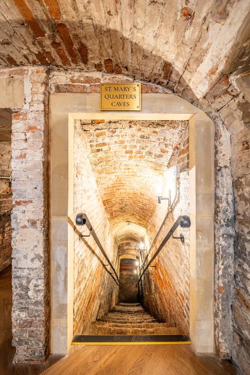 St Marys Quarters - Resim 6