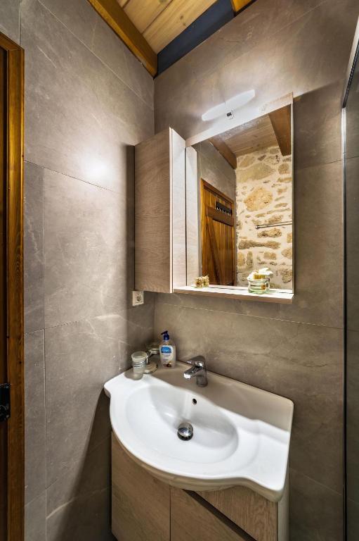 A bathroom at Guest House Aphrodite