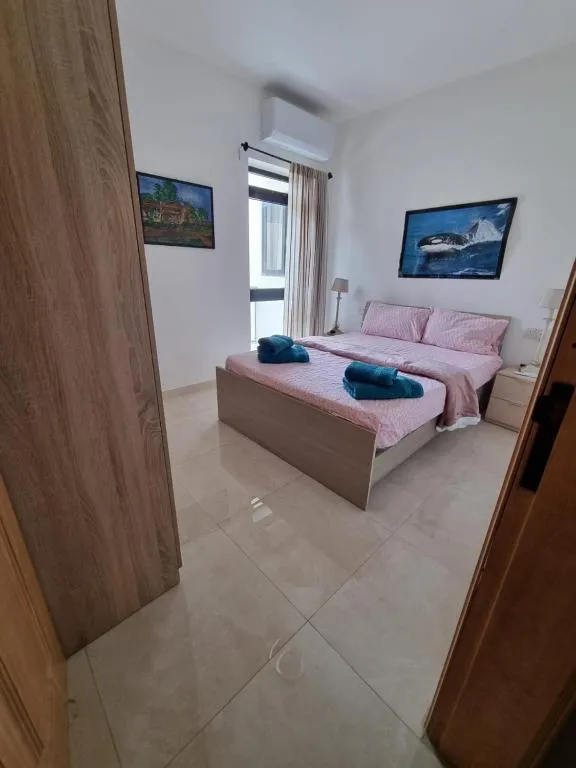 Modern Three Bedroom Apartment in Center Bugibba