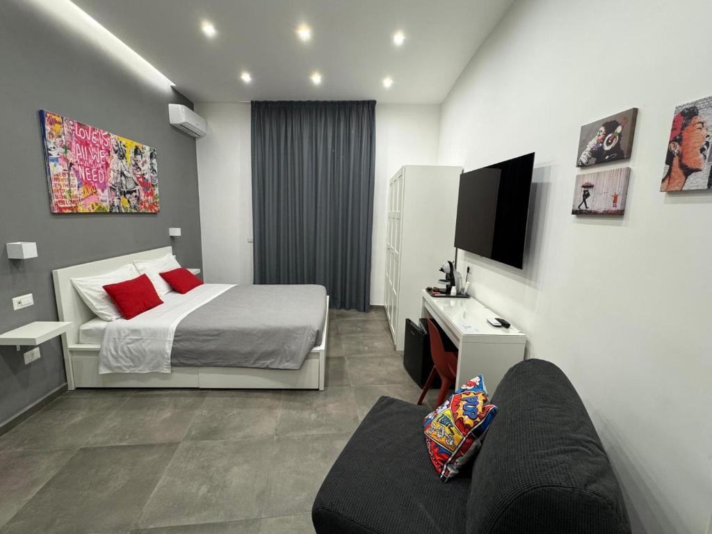 Napolitan Pop House - Deluxe Double Room With Balcony