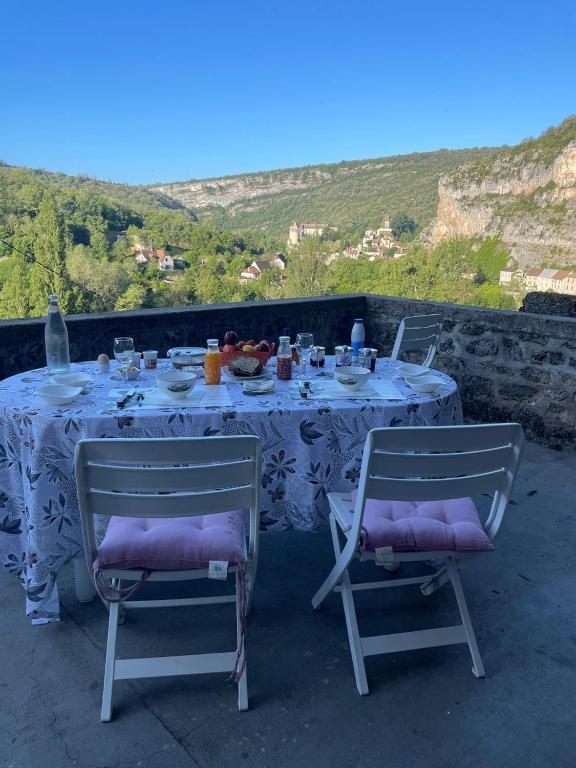 Nespecifikovaný výhled na hory nebo výhled na hory při pohledu z bed and breakfast
