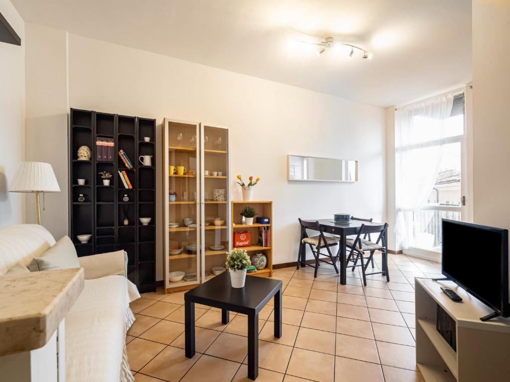 GuestHost - Naviglio Pavese Comfortable Apt with Balcony!