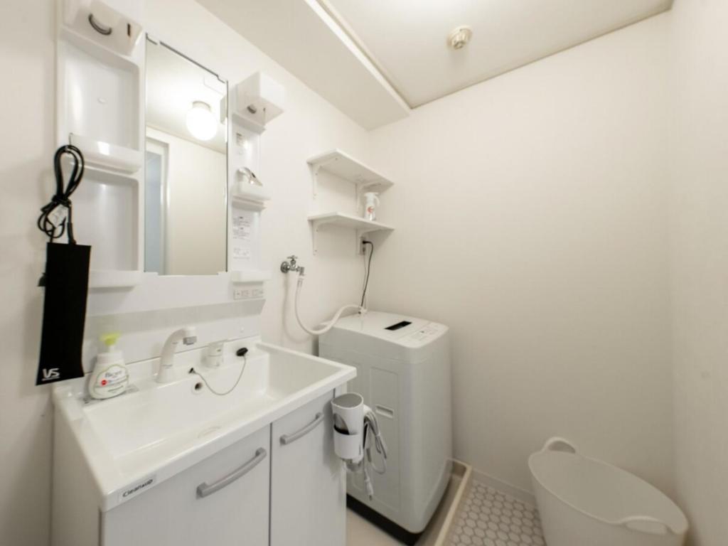 MYB Namba 3BR suite close to Namba Self Check-In的一间浴室