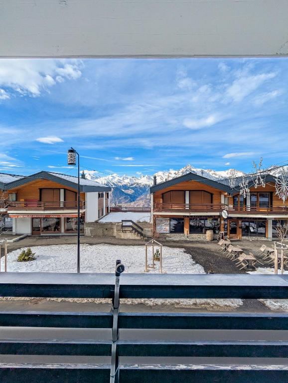 Center of Veysonnaz with a View ! - Resim 5