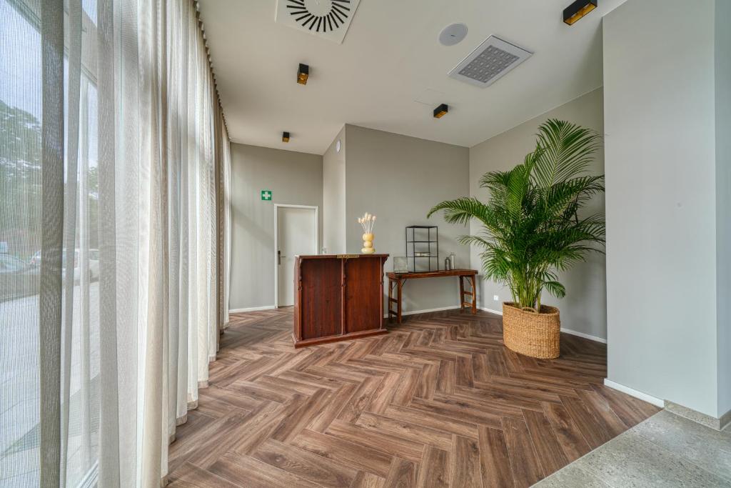 INA Boutique Hannover-Linden - Digital Access - Resim 7