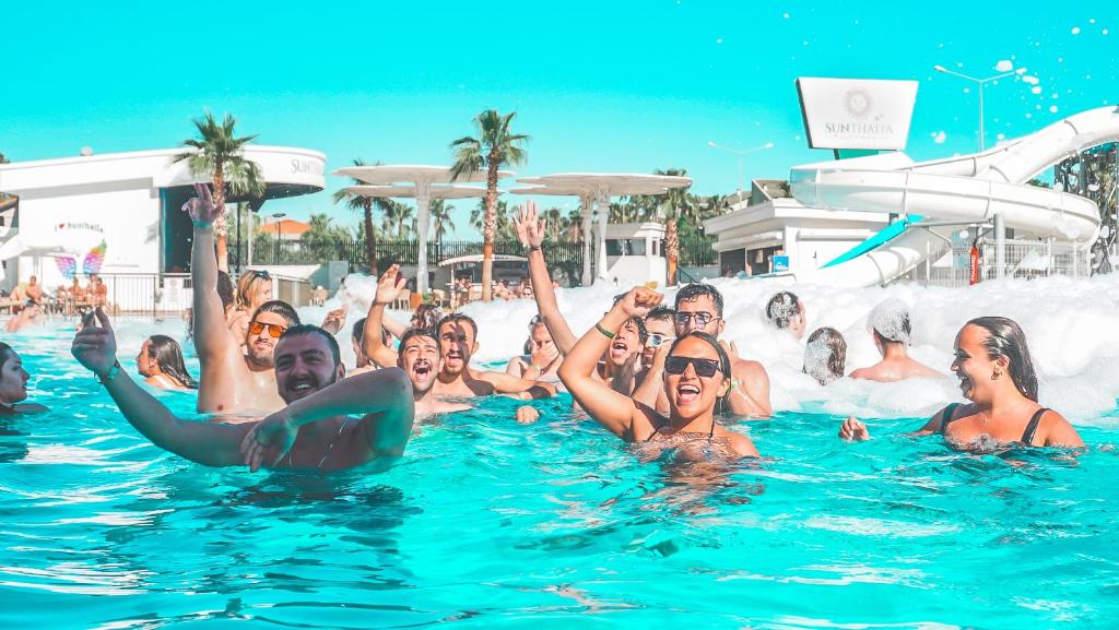 امکانات Sunthalia Hotels & Resorts Ultra All Inclusive Adults Only Party Hotel - تصویر ۴