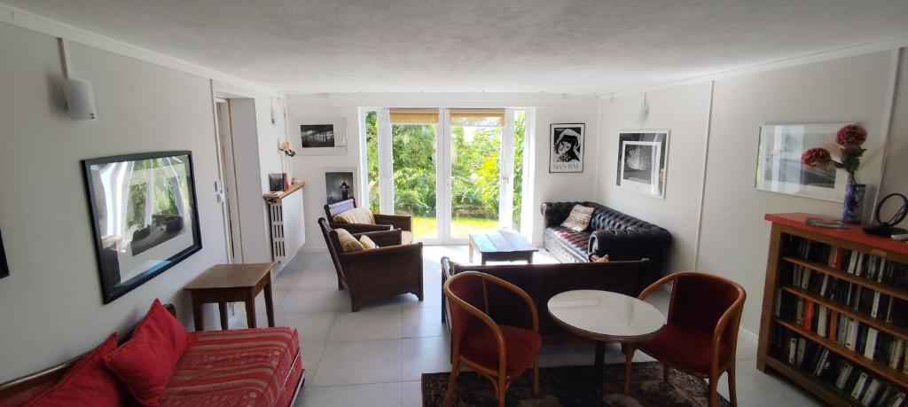 Posezení v ubytování Chambre Swingy - Gîte les Zazous