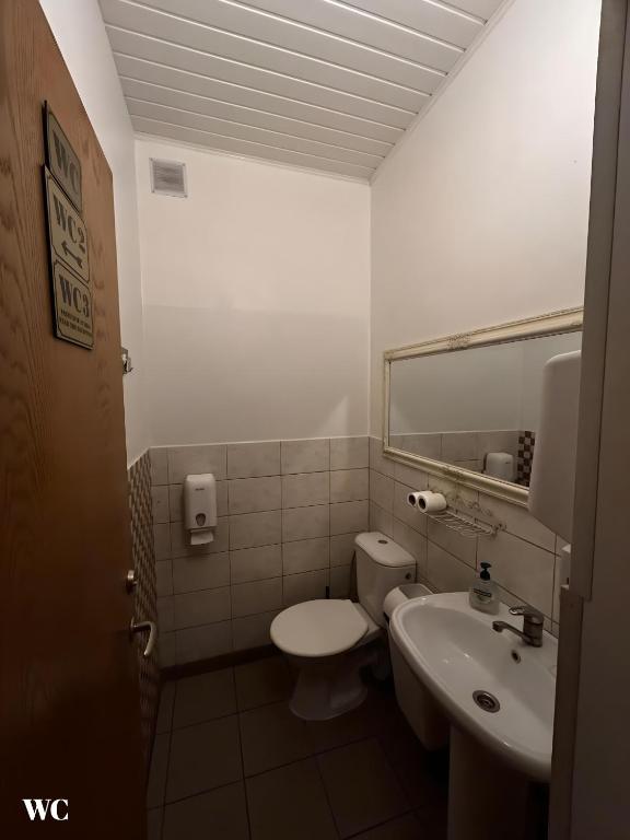 Guesthouse Carl Schmidt - Economy Eenpersoonskamer Met Gedeelde Badkamer