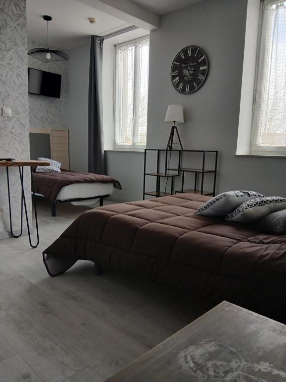 Route 137 - Family Room With Bathroom