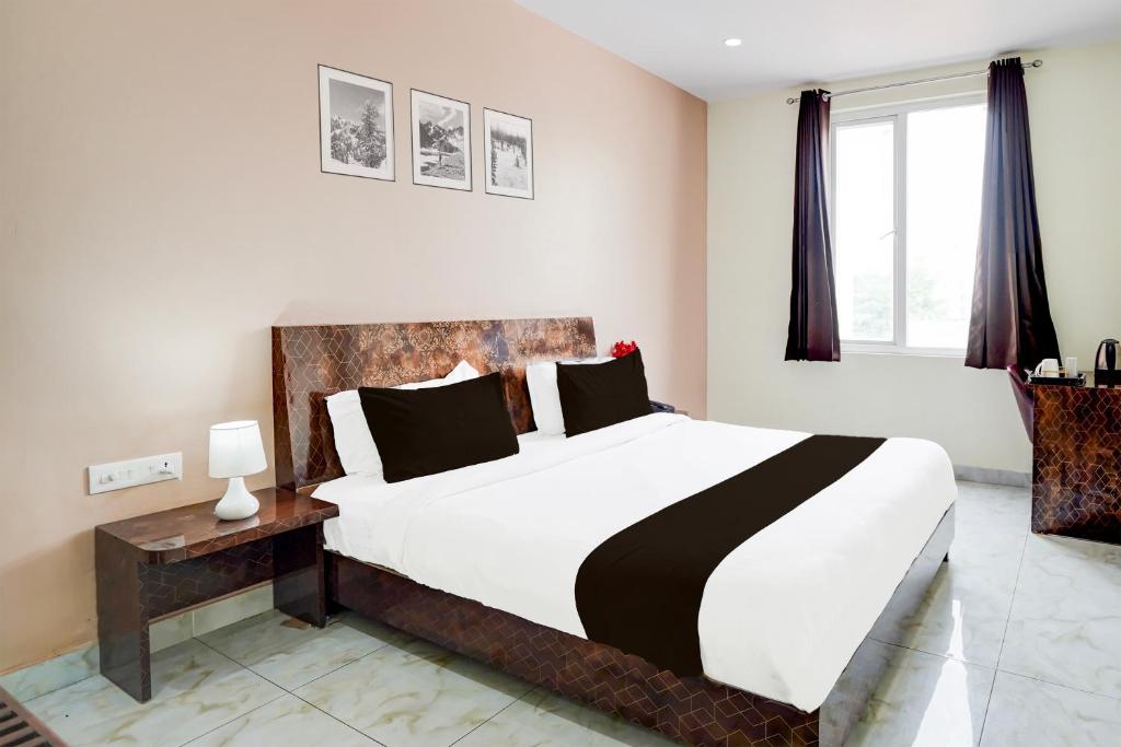 Foto da galeria de Townhouse Mansarovar Formerly Hotel Palm Tree em Jaipur