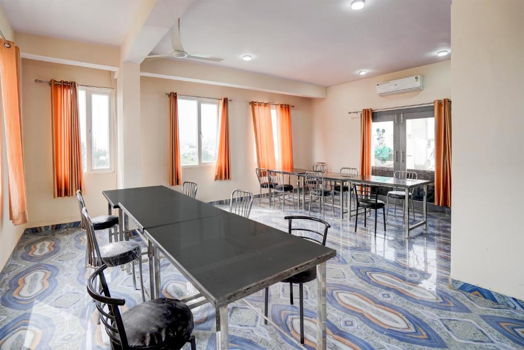 Foto da galeria de Townhouse Mansarovar Formerly Hotel Palm Tree em Jaipur