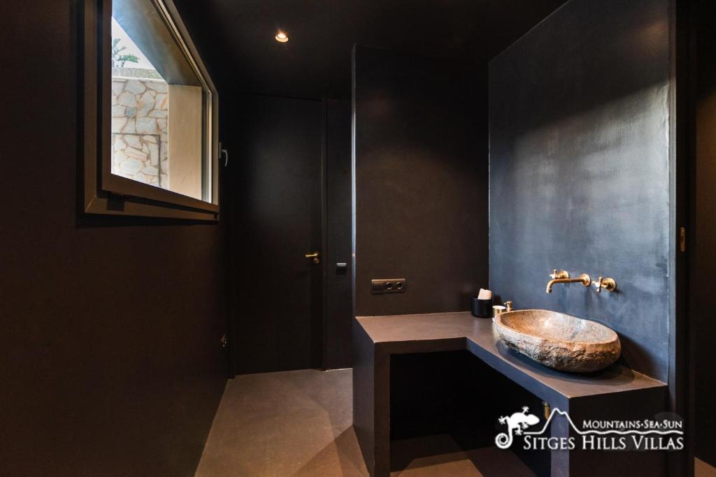 Fotografie z fotogalerie ubytování Stunning Villa Ibizenca with private pool in Sitges v destinaci Sitges